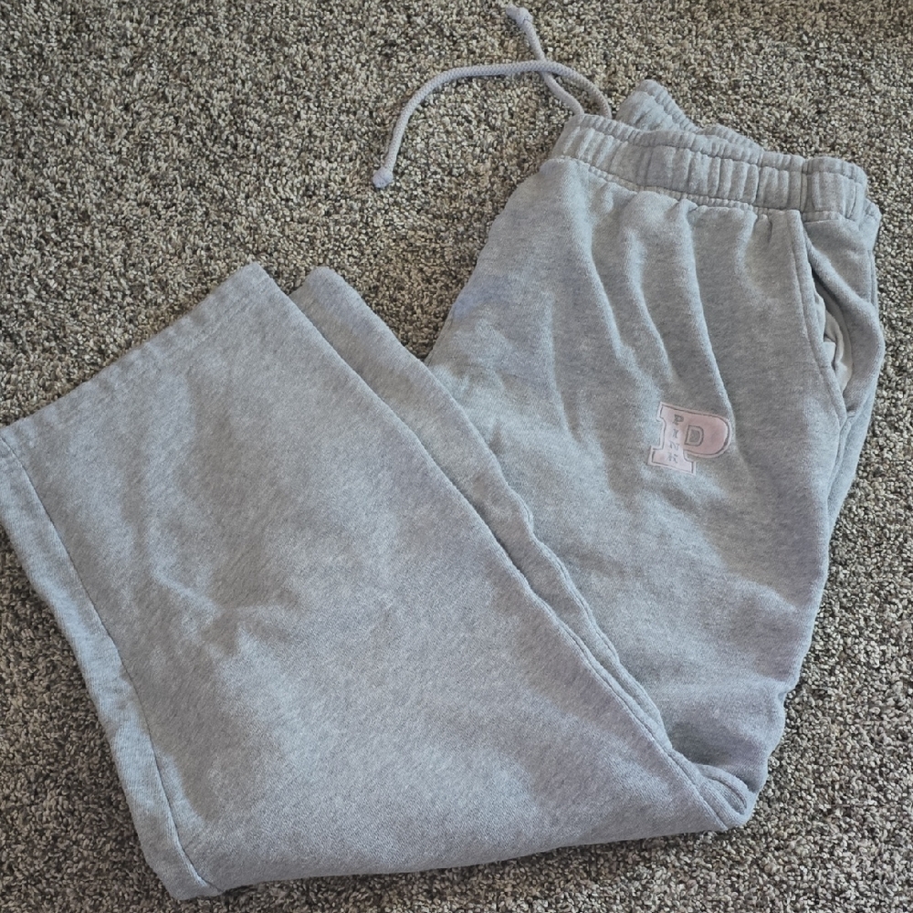 PINK Victoria's Secret Gray Sweatpants with Pink Logo